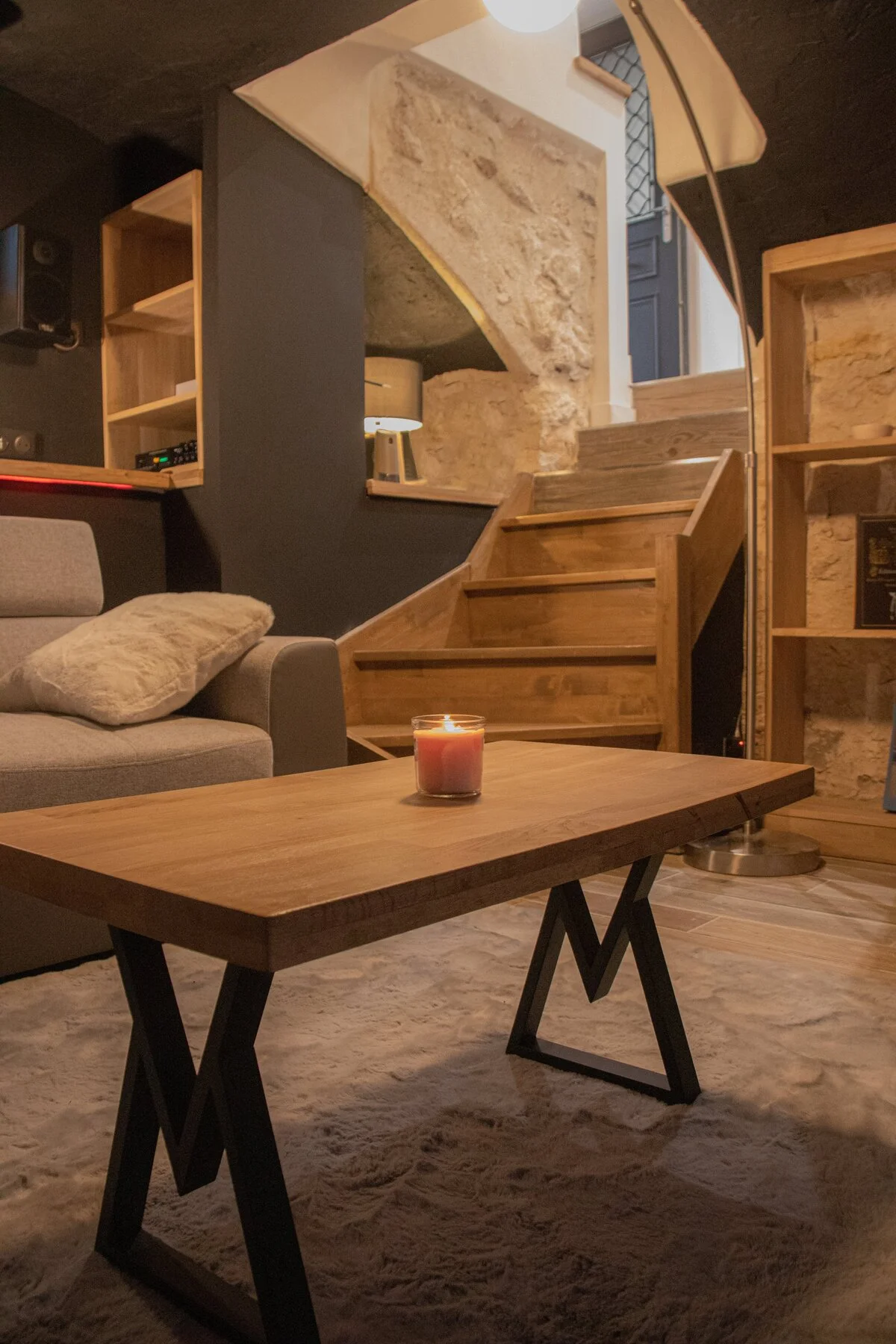 Salle cinéma dans la cave aménagée